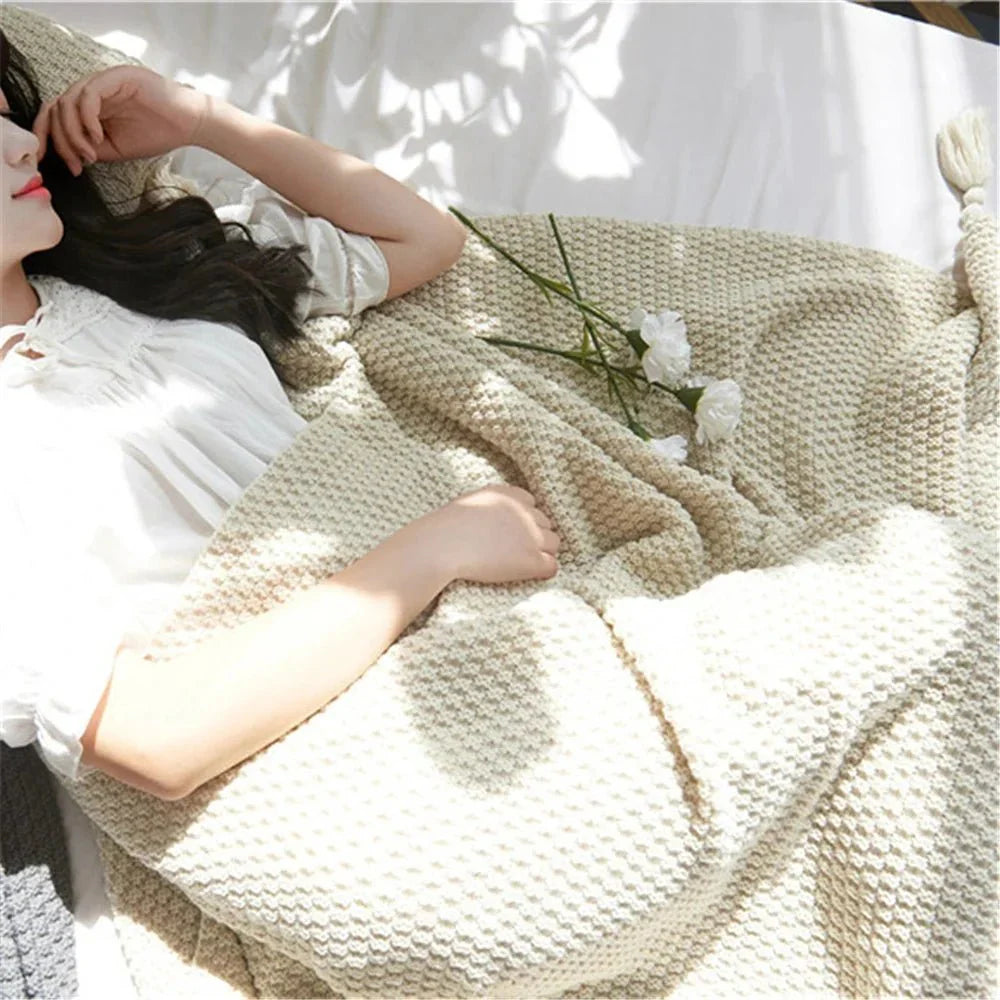 Ullknitted Fringed Soffa Filt för Ultimat Komfort