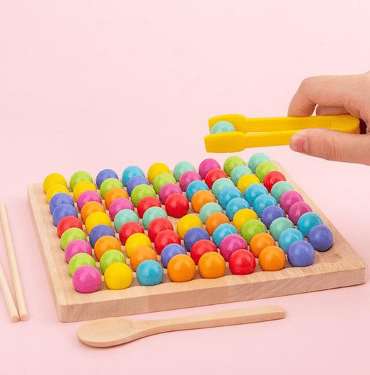 Kreative Perlen - Montessori träpärlset för finmotorik och kreativitet