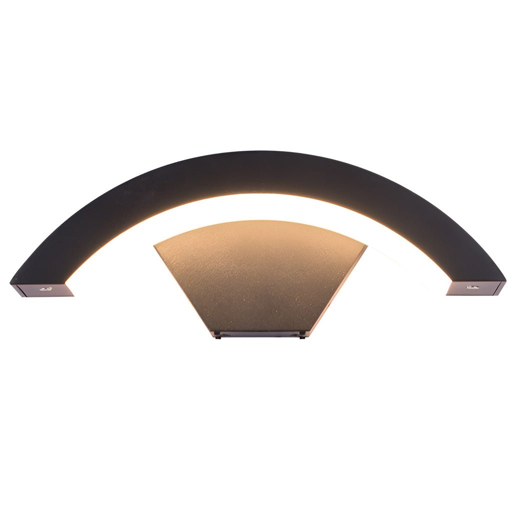 Utomhusvägglampa med böjd LED-design