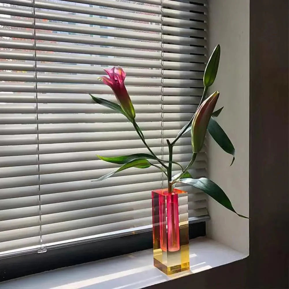 SleekLook – Fyrkantig vas med geometrisk design för perfekt blomsterdekoration