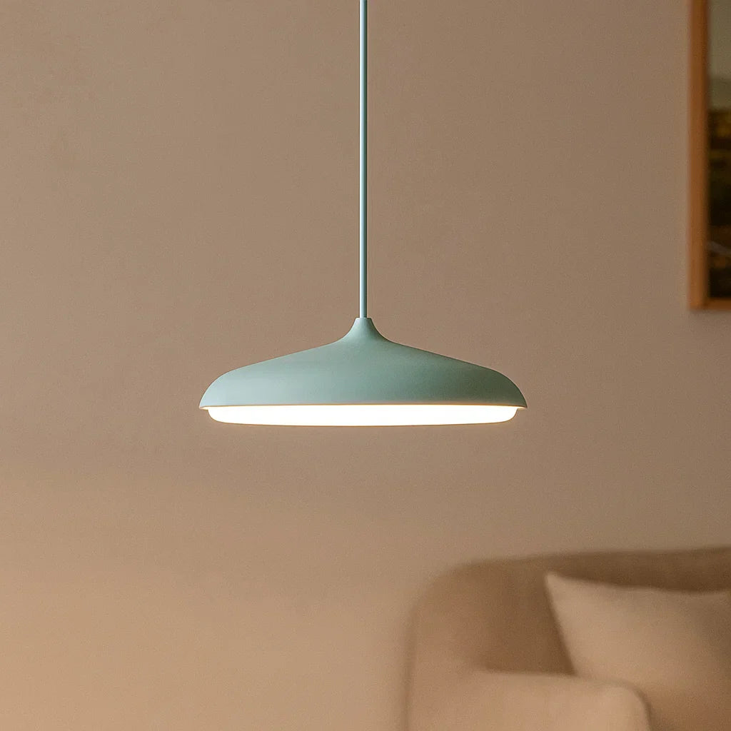 Pendellampa i modern skandinavisk stil