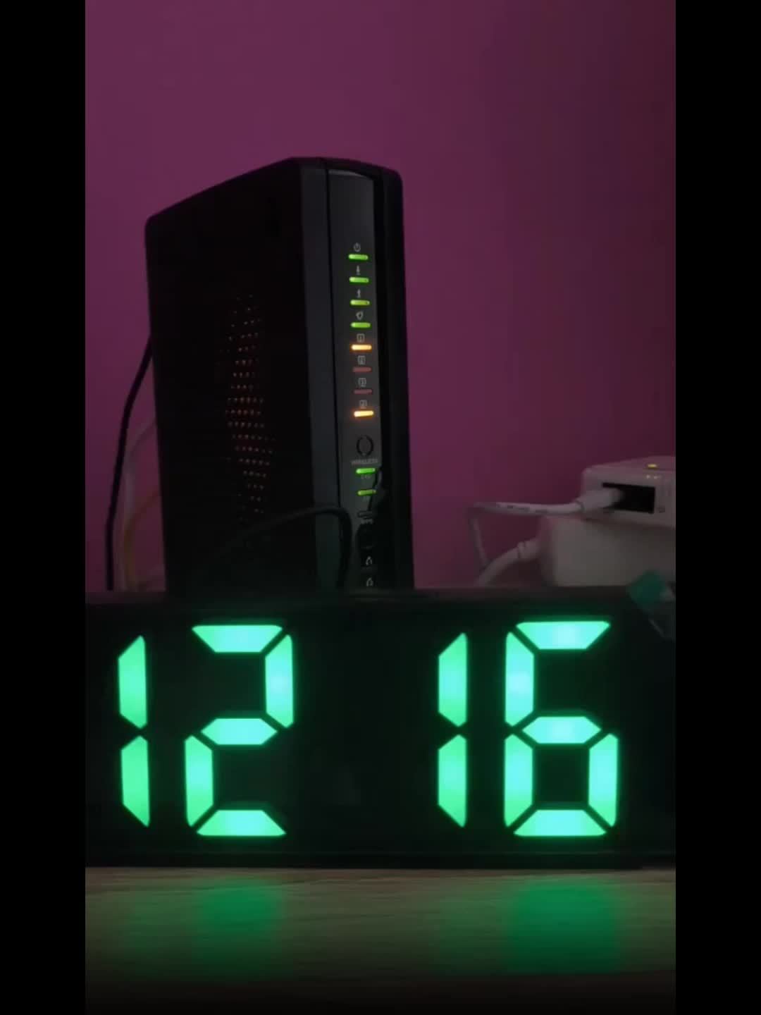 LED Projektionsväckarklocka – Temperatur- och datumsdisplay med USB-ström