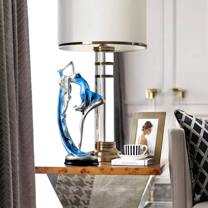 Carvallo - Elegant dansskulptur med flytande linjer och dynamisk form