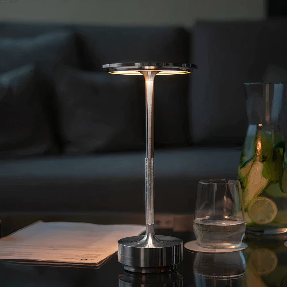 LumenArt - Skapa en atmosfär av elegans med Thomas bordslampa från LumenArt