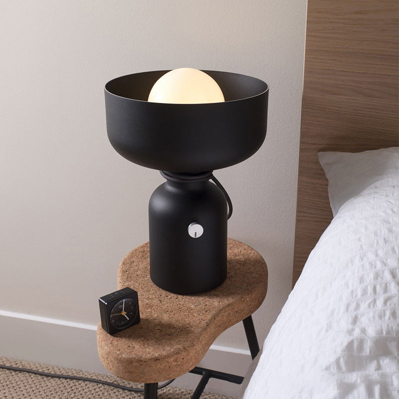 LumeAura – Minimalistisk LED Bordslampa för Sovrum och Vardagsrum