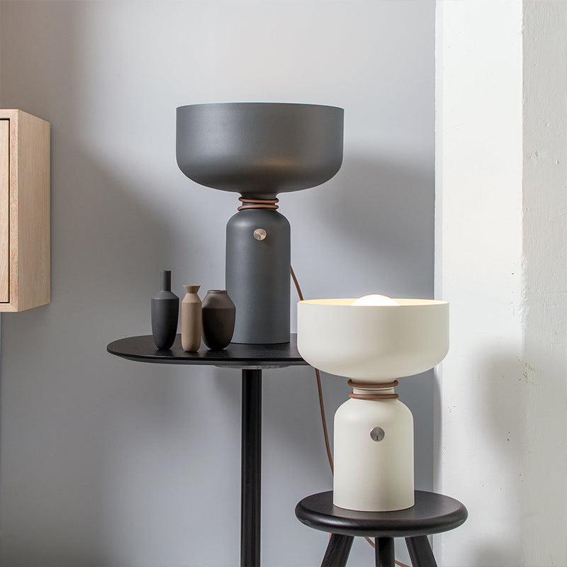 LumeAura – Minimalistisk LED Bordslampa för Sovrum och Vardagsrum