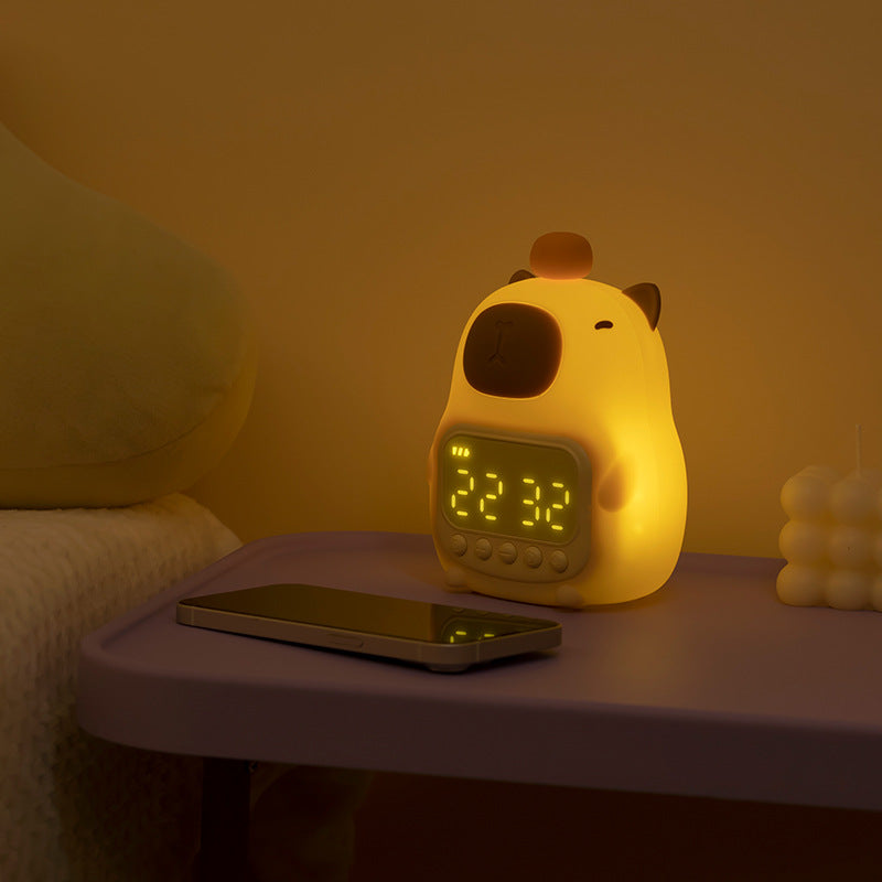 CapyGlow – Söt Capibara Nattlampa med LED och Väckarklocka för Barn