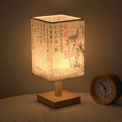 LumiSquare - LED Bordslampa med Träbas och Japanskt Mönster, Modern Fyrkantig Design