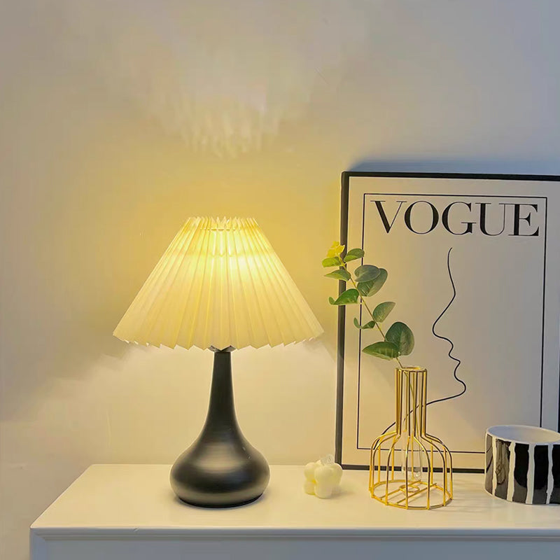 LumeFold – Fällbar LED Bordslampa med Dimbar Belysning