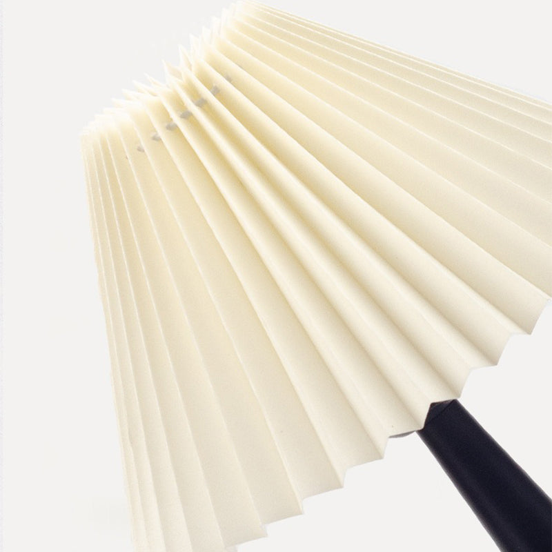 LumeFold – Fällbar LED Bordslampa med Dimbar Belysning