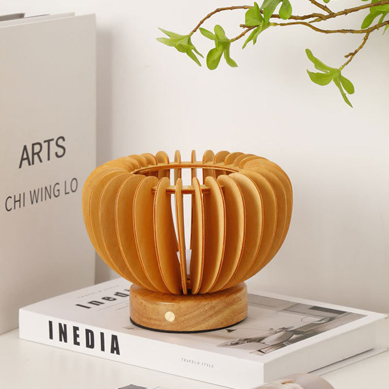 LumiWood – Träbordslampa i Skandinaviskt Design, LED Dekorativ Belysning