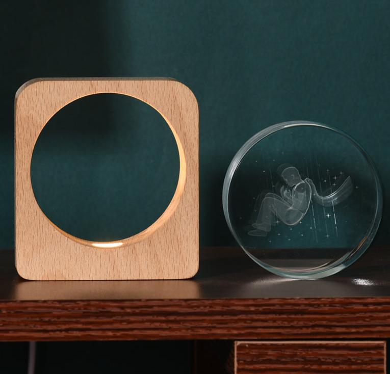 LumiWood - 3D Trä Nattlampa med Gravyr och Varm LED-belysning