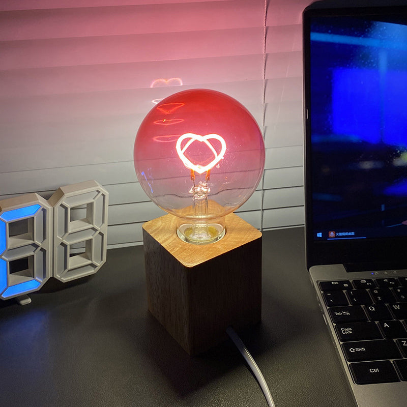 GlowHeart – Dimbar LED-lampa med hjärtmotiv och färgövergång