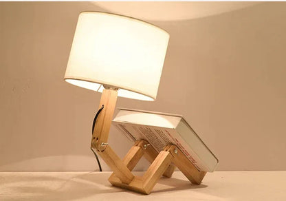 Trädlampa i trä med bokhållare – Modernt design för ditt hem