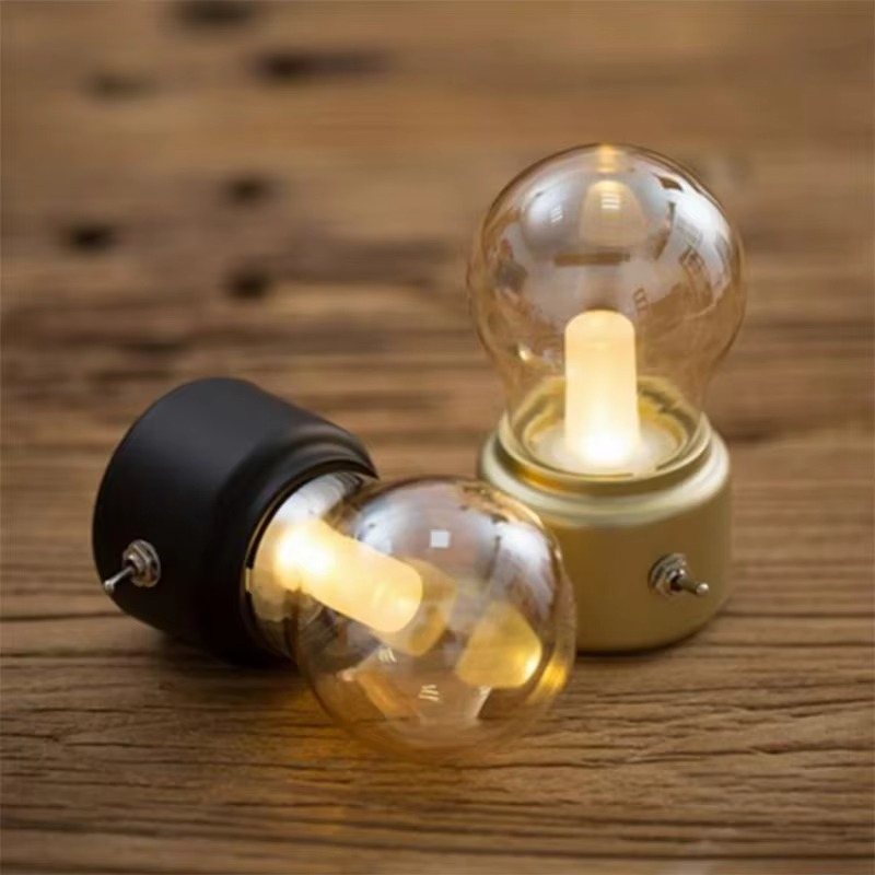 RustGlow – Trådlös Vintage LED-sänglampa med industriell design och USB-uppladdningsfunktion
