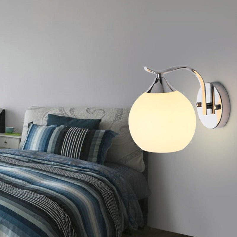 SphereGlow - Modern Rund Vägglampa med Glaskula