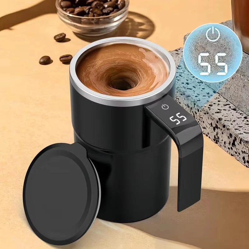 Kaffemugg med omrörare och temperaturdisplay