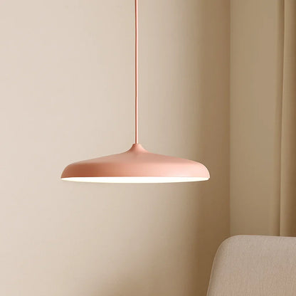 Pendellampa i modern skandinavisk stil