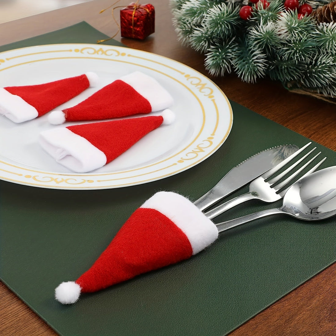 Jultomten Täcke Set – För ett Festligt Bord