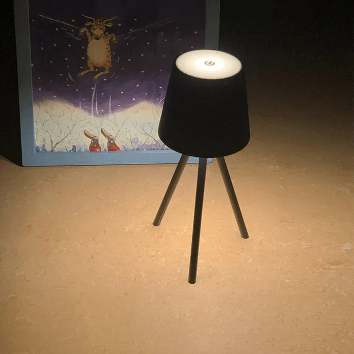 ÉléganceLum – Modern och sofistikerad bordslampa