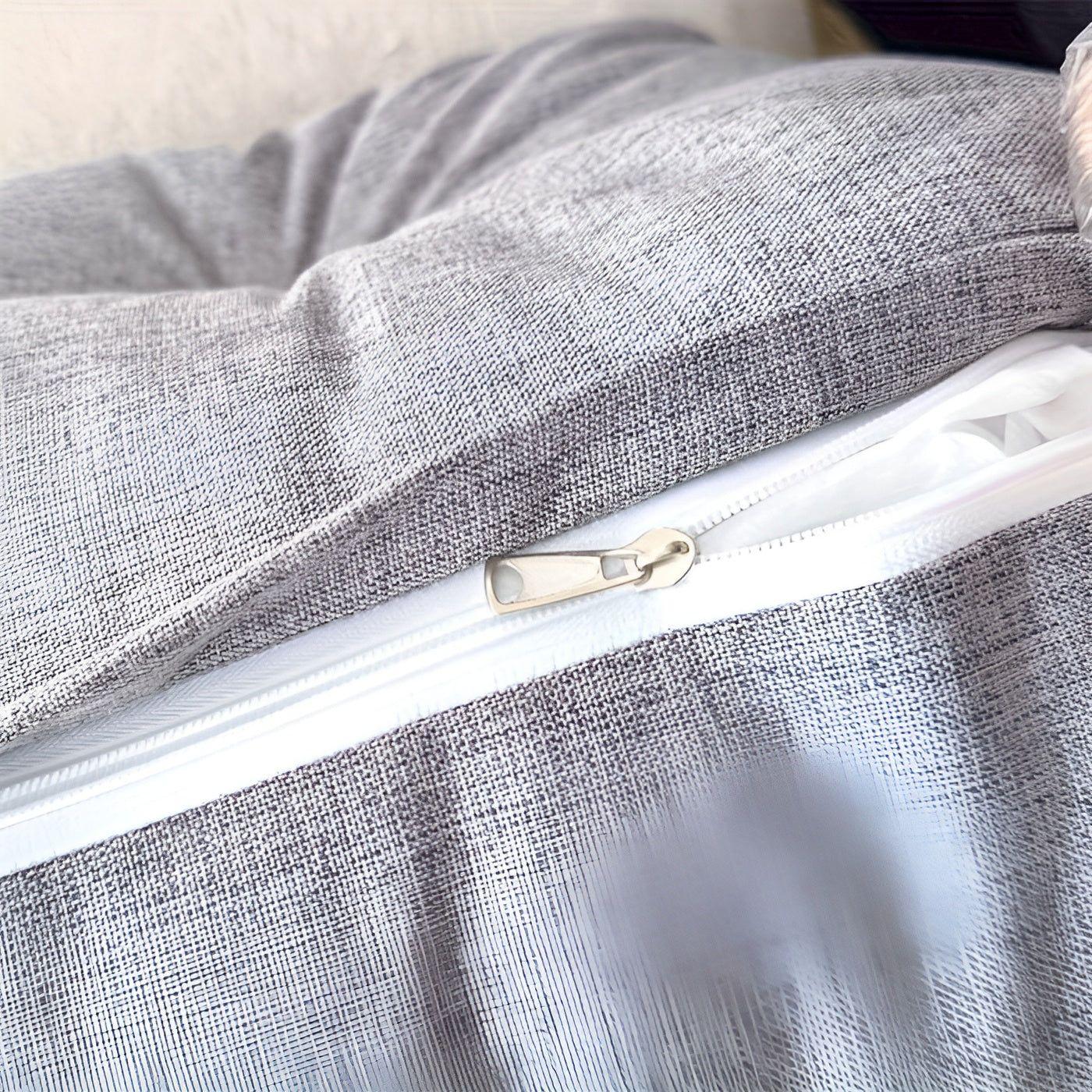 PlushTriangle Kudde – Andas Linne Triangulär Ryggkudde