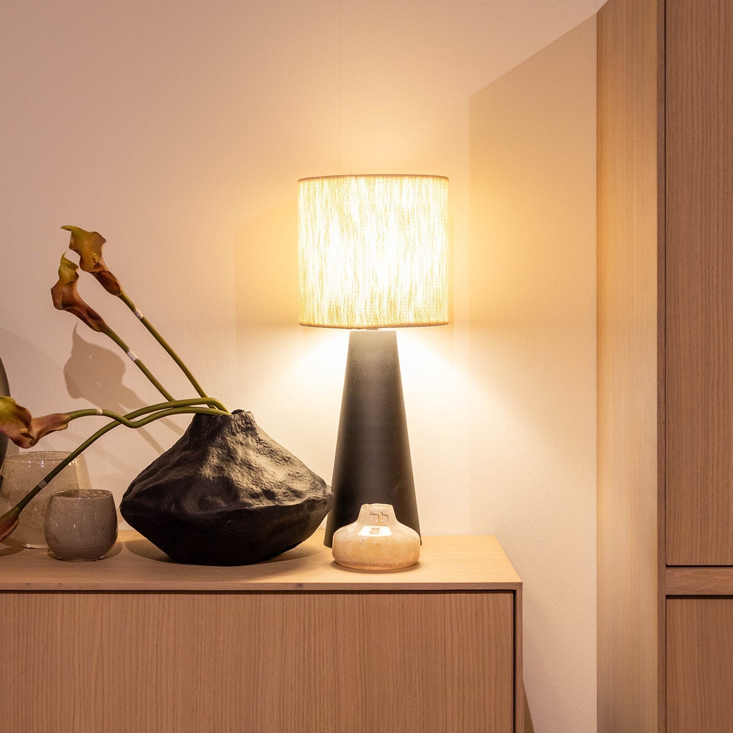 Bordslampa Bami