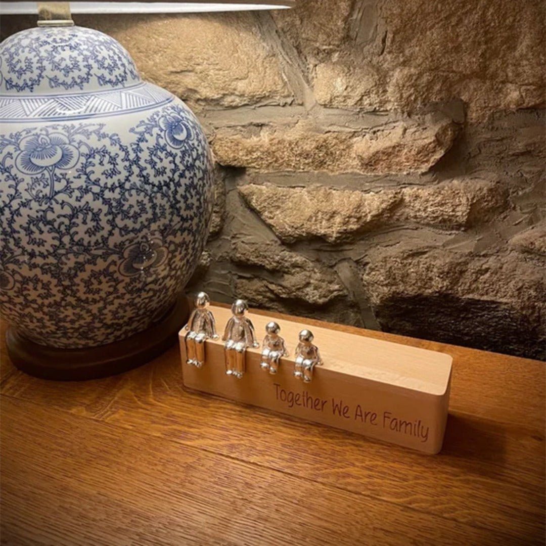 Carvallo – Elegant Familjeskulptur med Tidlös Betydelse