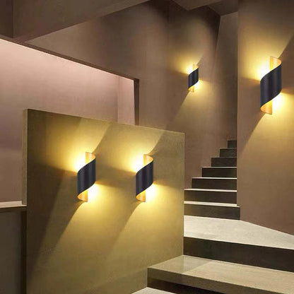 Orr Modern LED Vägglampa, Spiral, Inomhus, Vit/Svart, Metall