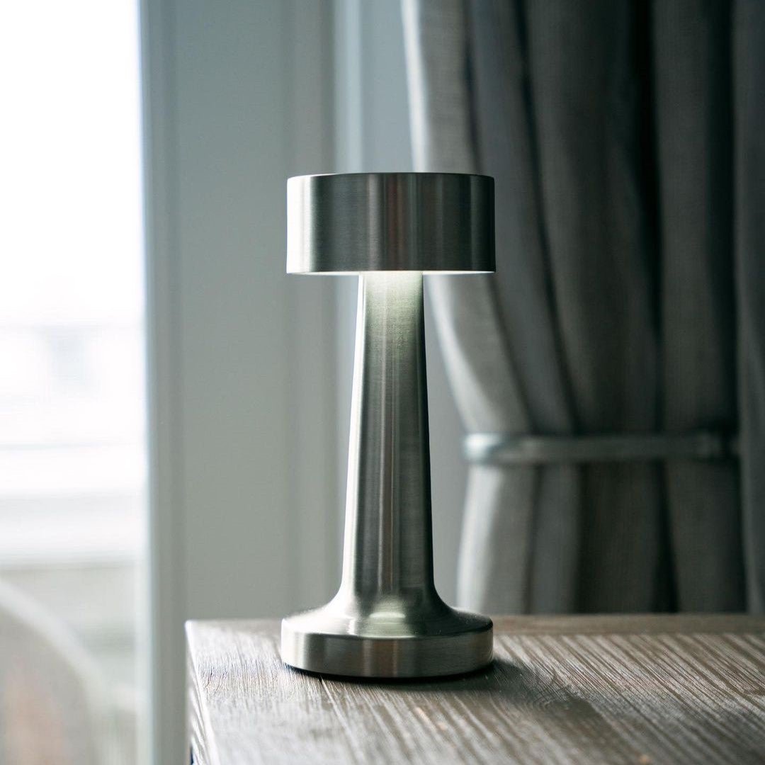 LED Bordslampa med metallmodern design