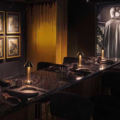 LED Bordslampa med metallmodern design