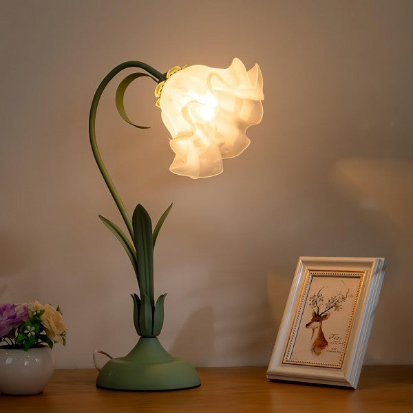 Bordslampa med vintage blomsterdesign bas