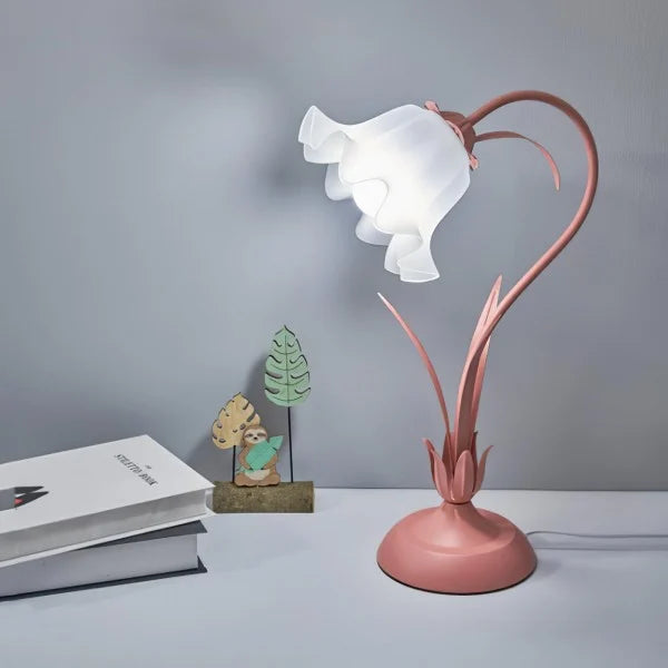 Bordslampa med vintage blomsterdesign bas
