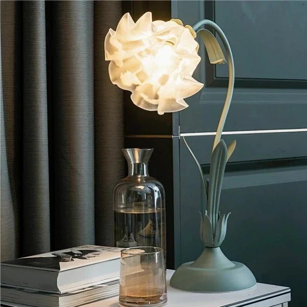 Bordslampa med vintage blomsterdesign bas