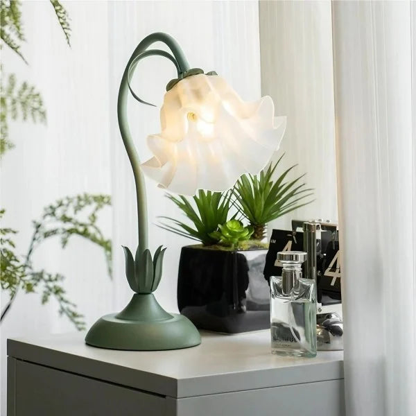 Bordslampa med vintage blomsterdesign bas