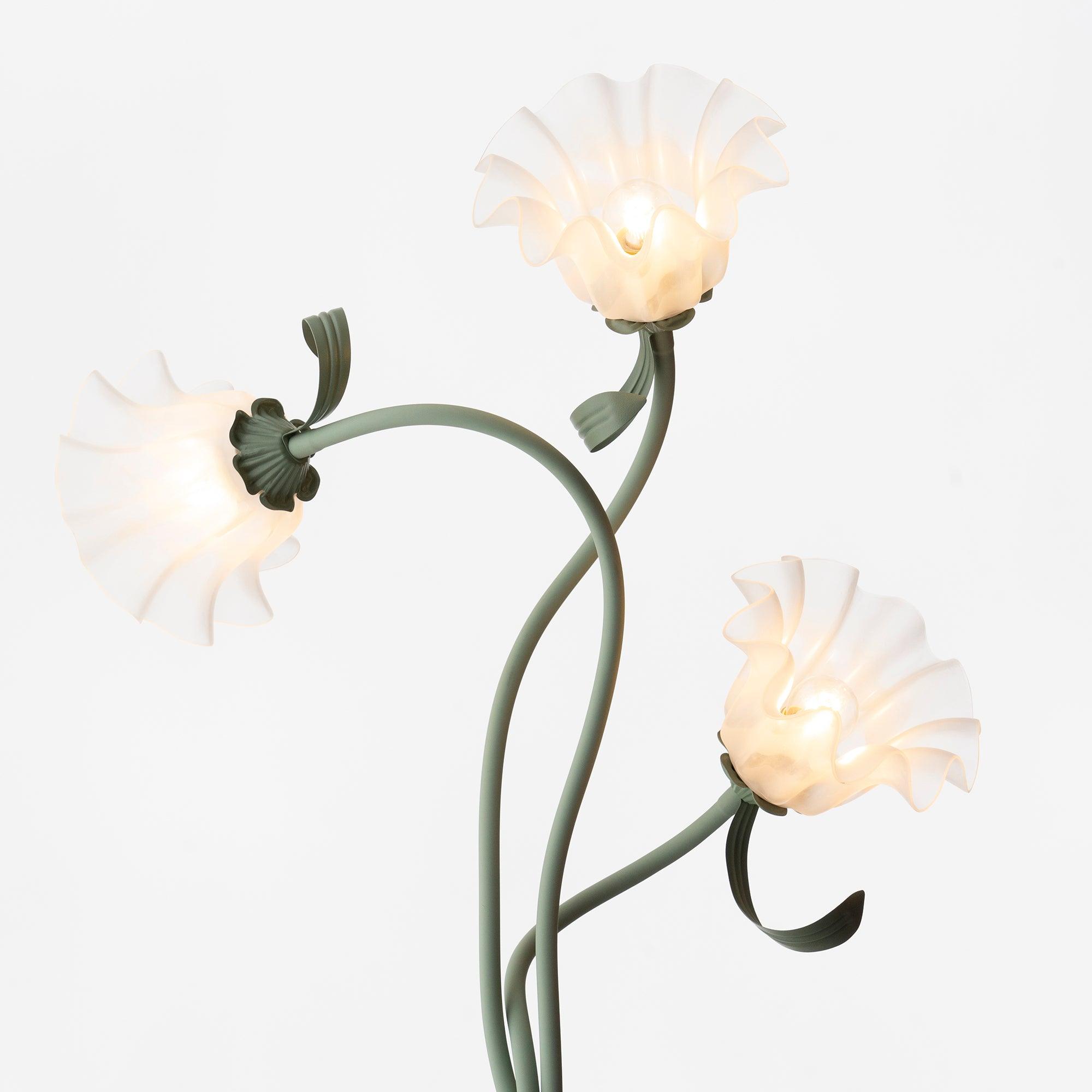 Golvlampa med blommig glaslampa design