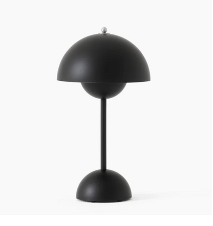 Bordslampa med modern touchkontroll-design