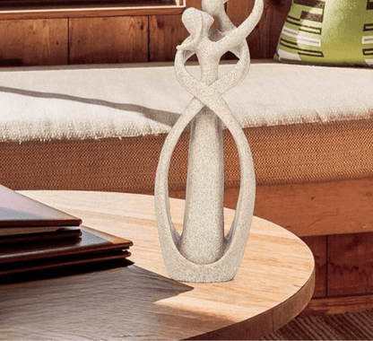 Evig omfamning - Abstrakt skulptur för tidlös kärlek