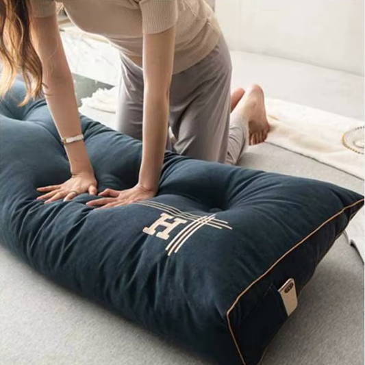 Royaleva Nordic Sängsida Ryggstödskudde – Anpassad Broderad Vinklad Kudde för Komfort & Stöd