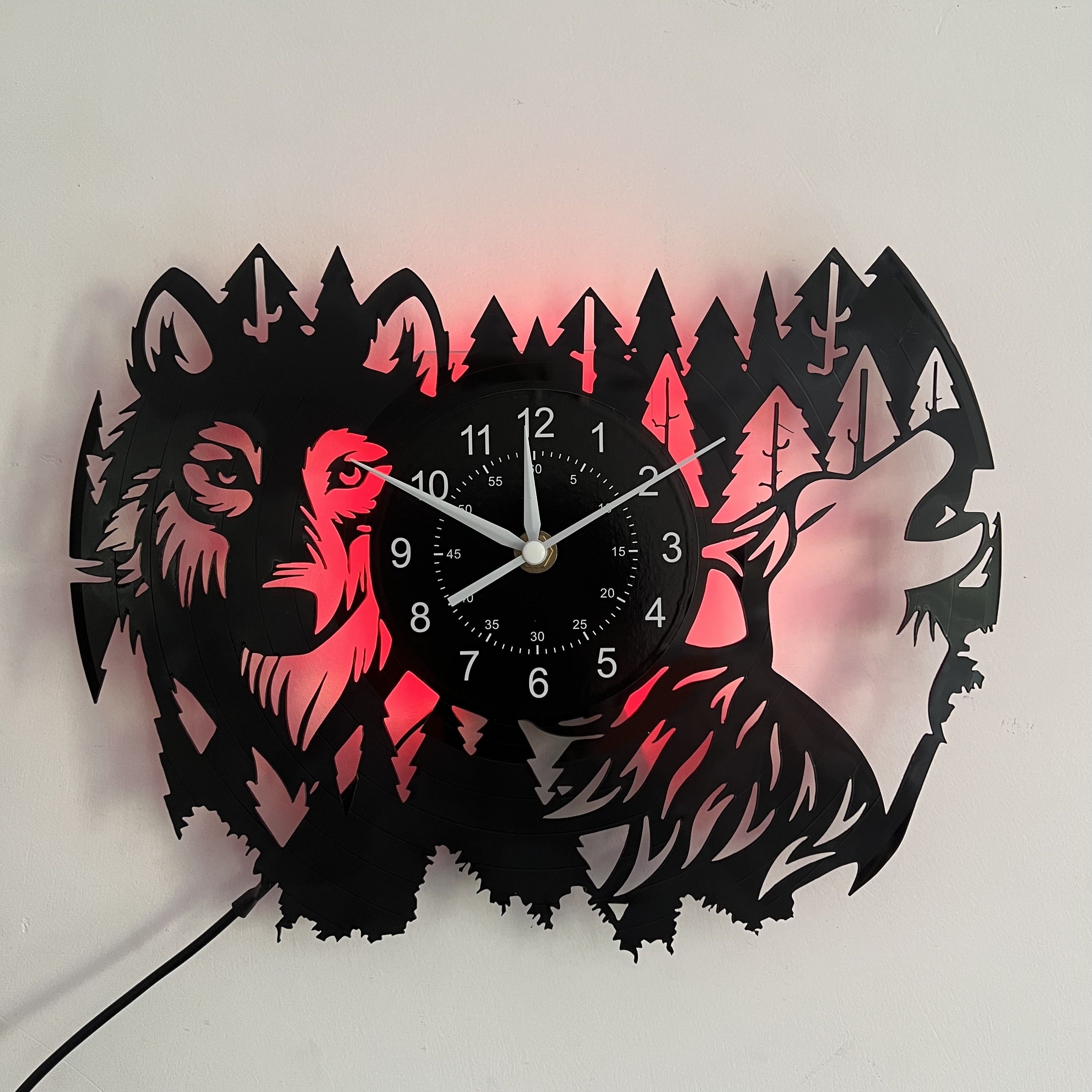 HuskyVinyl - Avkopplande Vintage Väggklocka med Husky-tema