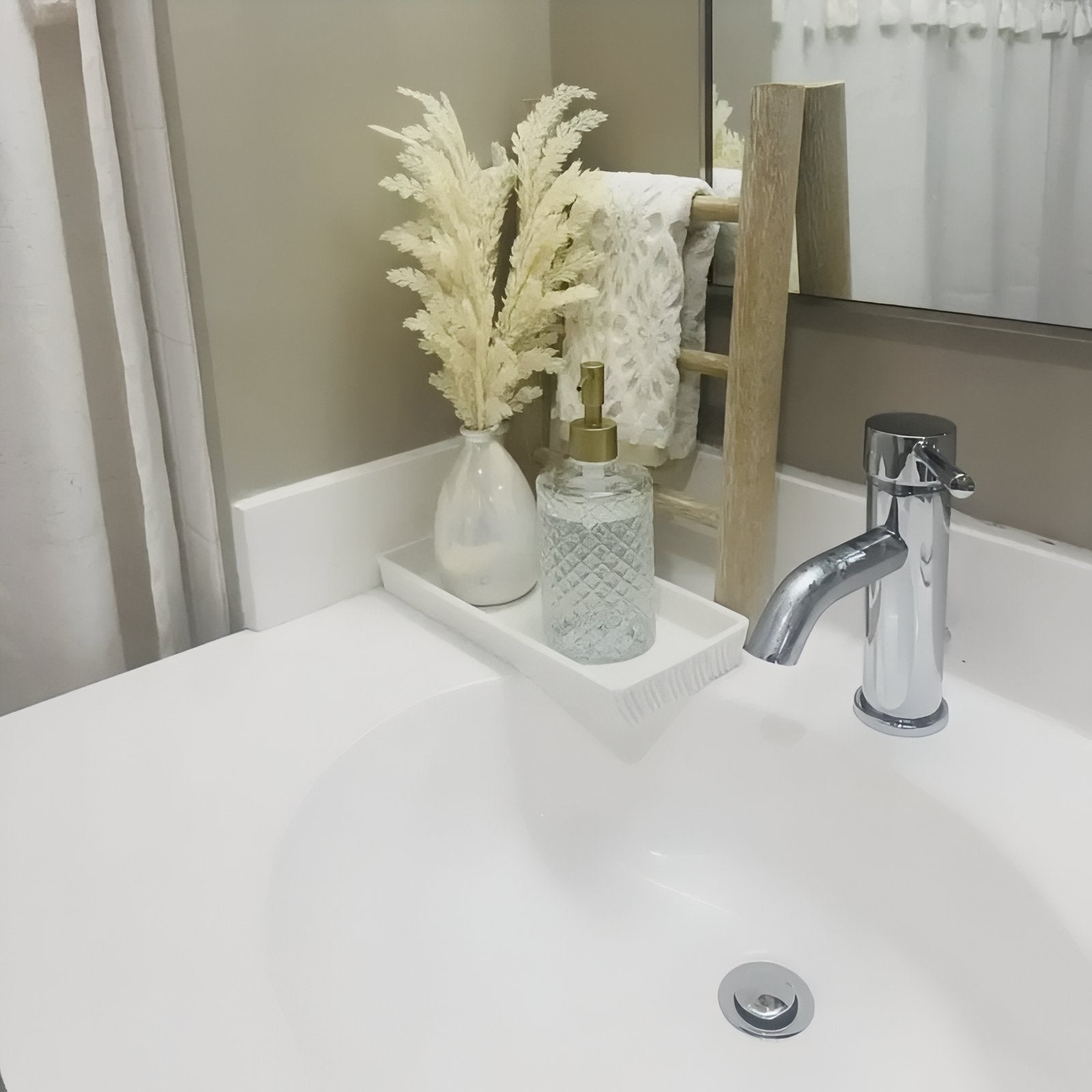 RustiRack – Trästige Handdukshållare för Stilig och Funktionell Förvaring