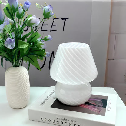 Sarah Elegante Handblåst Bordslampa för en Stämningsfull Inredning