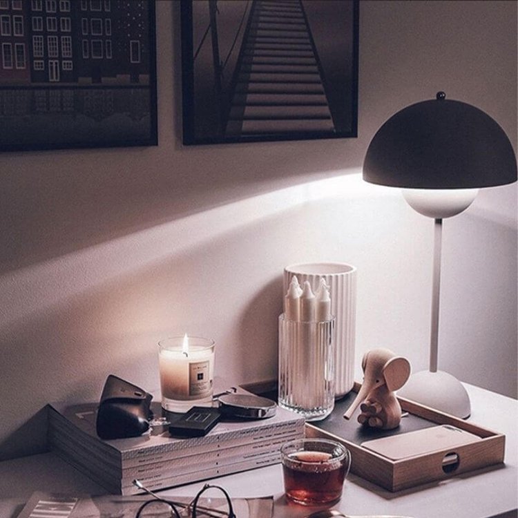 Multifärgad LED Touch Lampa med Justerbar Ljusstyrka