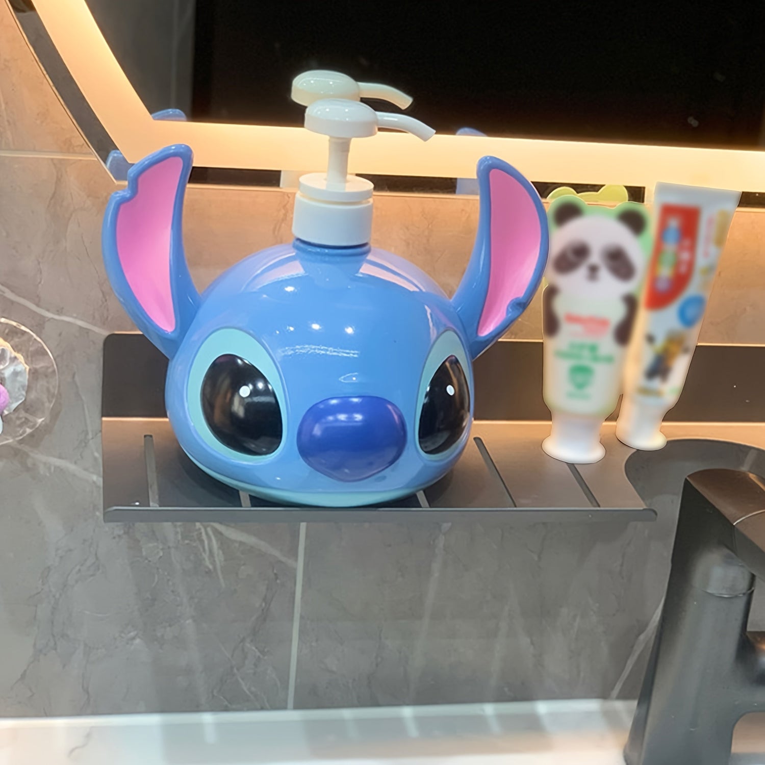 Disney Stitch PVC Schampo Dispenser – Perfekt för Badrum och Kök