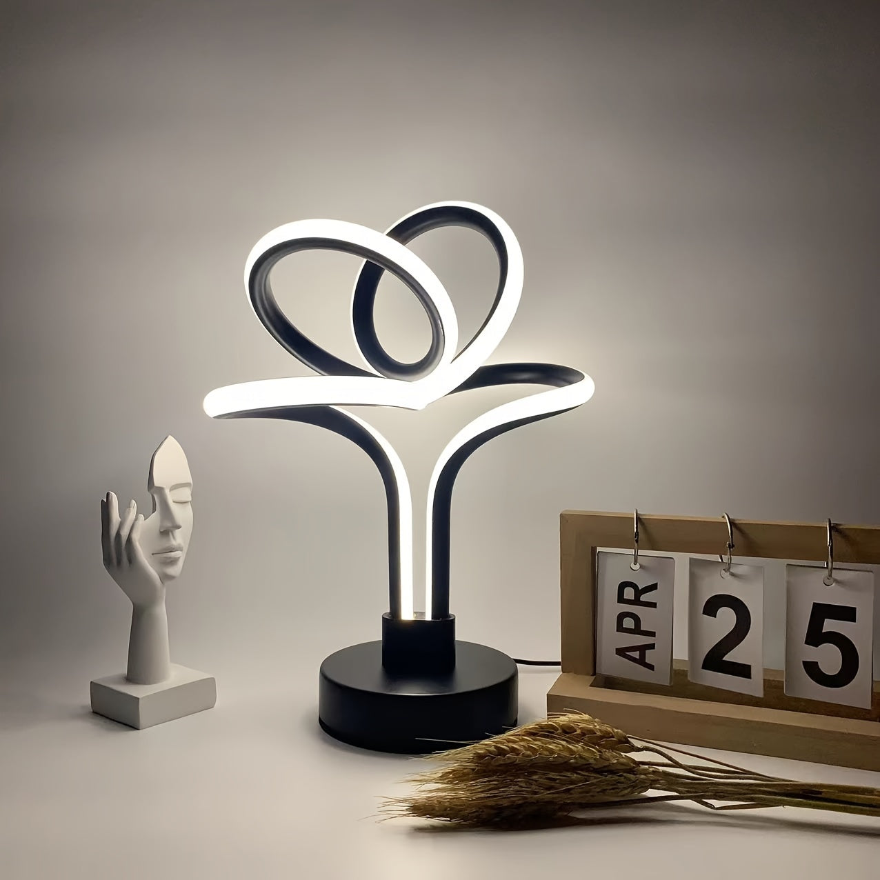 LumiNordic - Modern Nordiskt Inspirerad USB LED Bordslampa