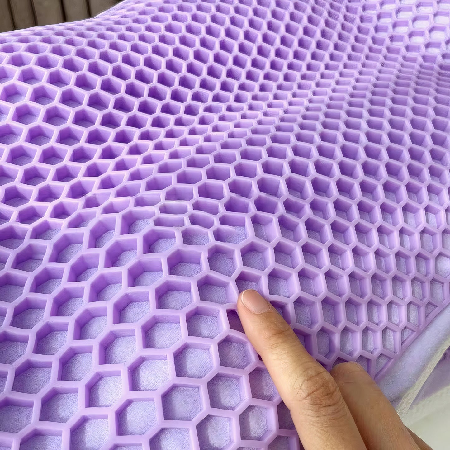 Carvallo – Hybrid Honeycomb Gel Kudde med Ergonomiskt Nack- och Axelstöd för Optimal Sömnkomfort