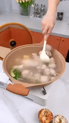 Royallure Non-Stick Wok med värmebeständig handtag – Idealisk för wokning och sautering