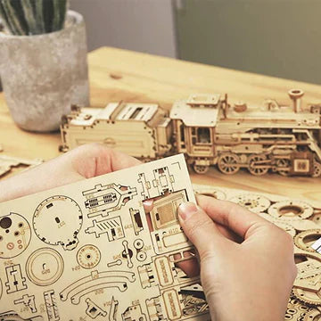 Trämodell järnväg - Timmars byggande roligt med 3D trämodell järnväg