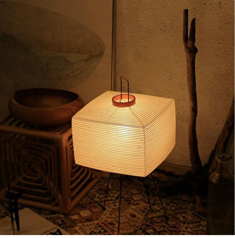 Japansk Tripod Rispapper Golvlampa med Wabi-Sabi Design