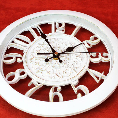 PureSync – klassisk batteridriven väggklocka med ljudlös verk