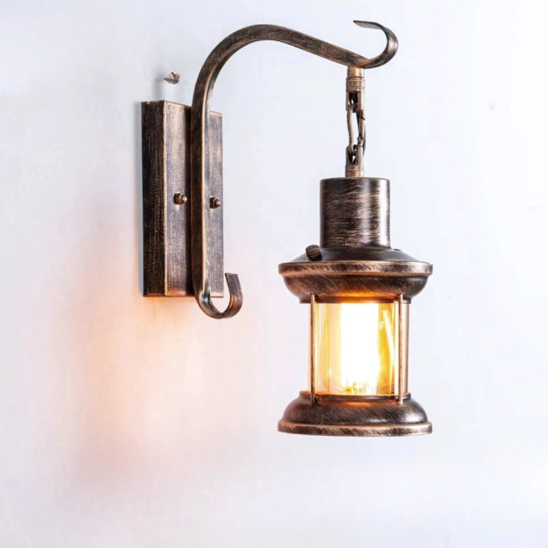 Vägglampa med vintage glaslampa-design